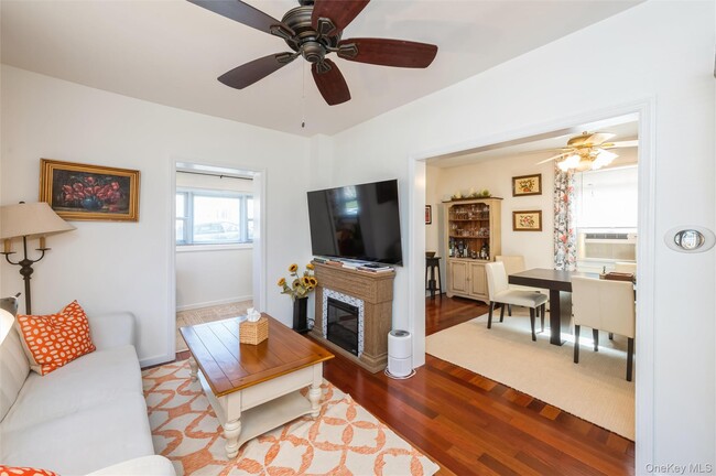 Building Photo - 18 S Washington Ave