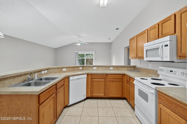 Building Photo - 2821 Cross Creek Dr