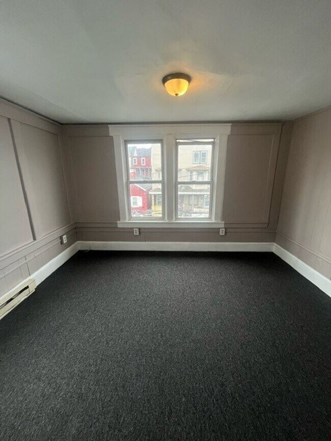 Building Photo - 208 W Patterson St