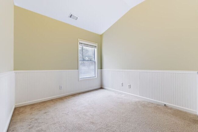 Building Photo - 5716 Pine Oak Dr, Norcross, GA 30092