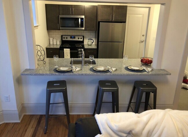 Building Photo - 900 E Fayette St