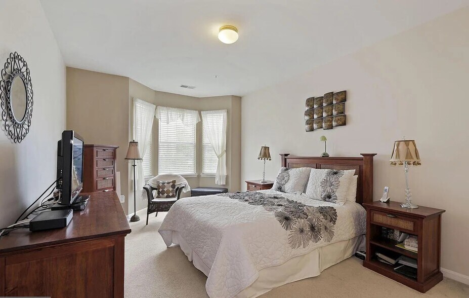 Building Photo - 1972 Scotts Crossing Way