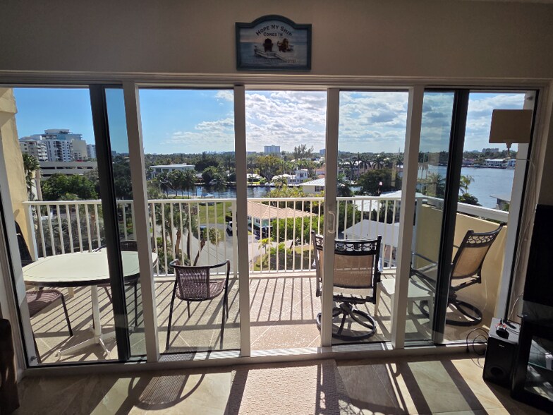 Building Photo - 1200 Hibiscus Ave