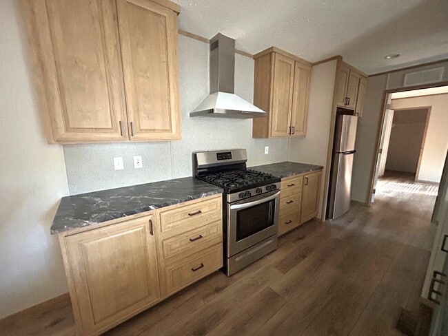 Building Photo - 34 Rena Dr