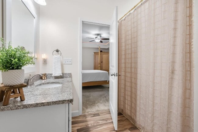 Building Photo - 468 Timberwood Dr