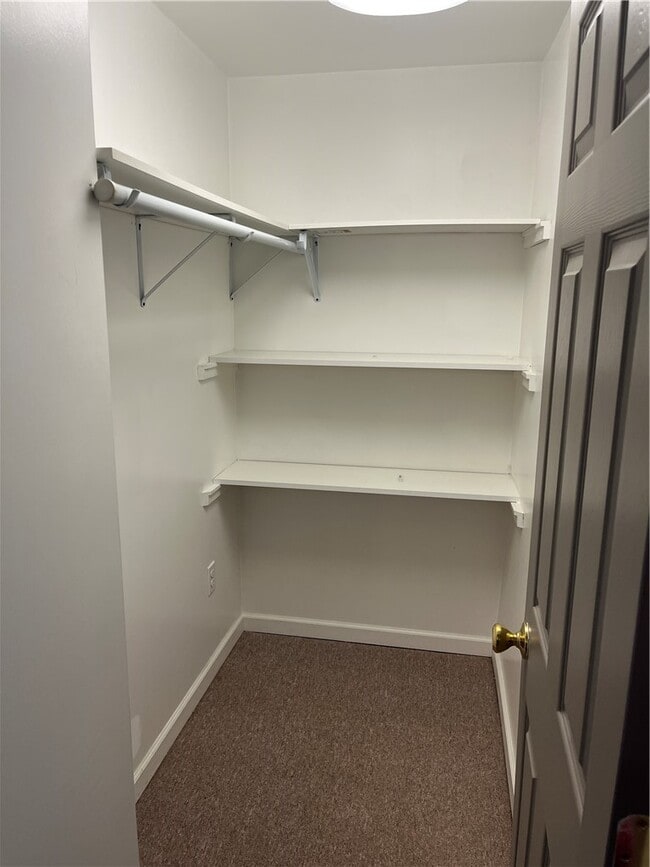 Building Photo - 119 Sayre St