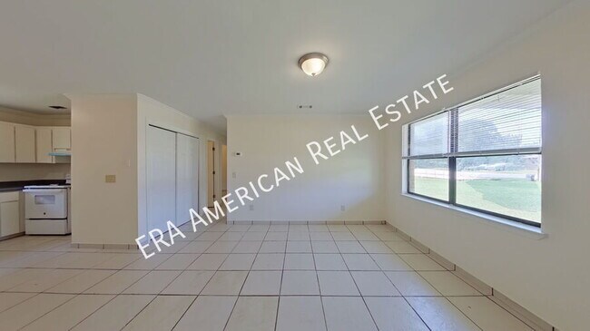 Building Photo - 108 Twin Trees Dr