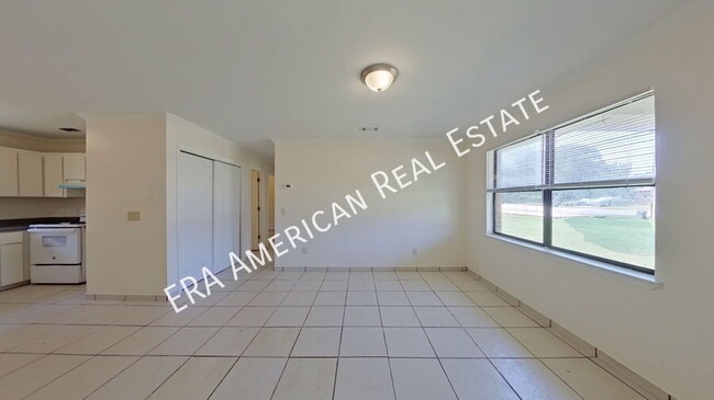 Building Photo - 90 Twin Trees Dr