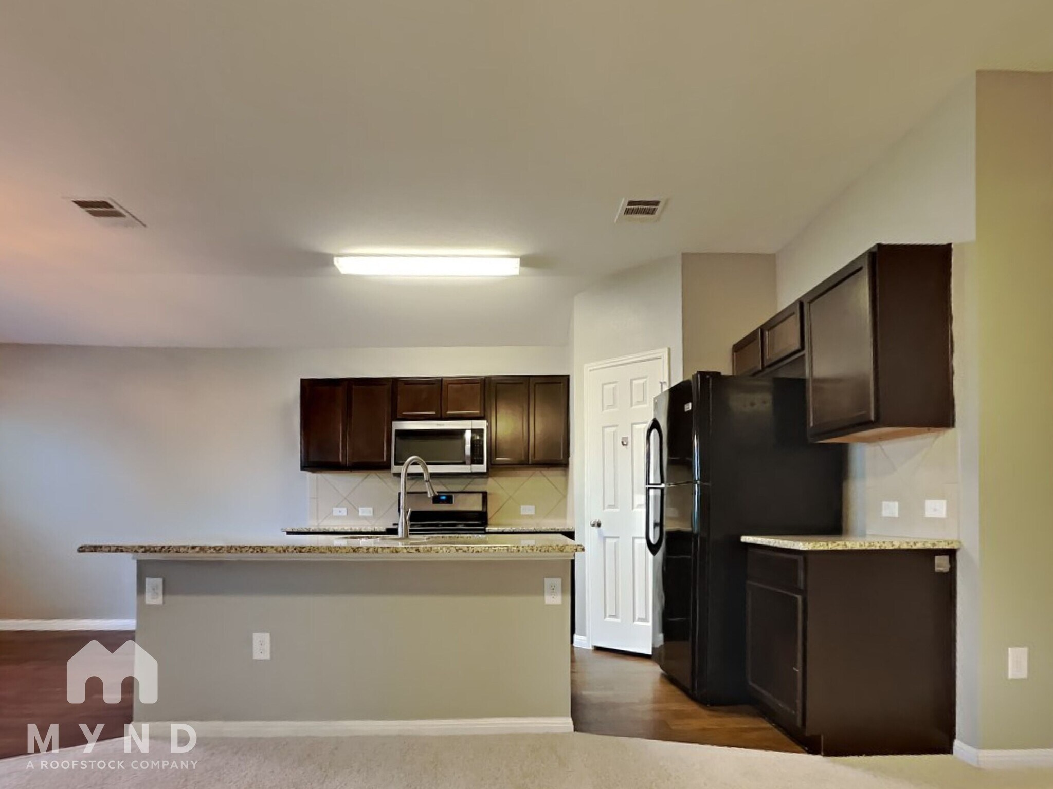 Building Photo - 1100 Mitchell Dr