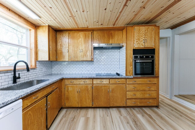 Building Photo - 3406 27th St