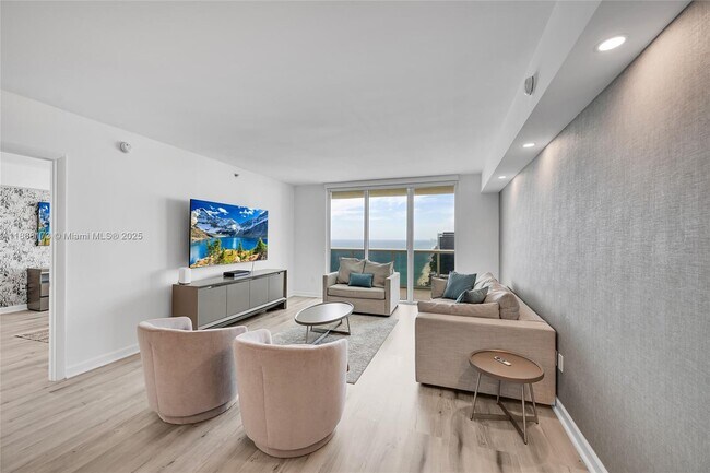 Building Photo - 1830 S Ocean Dr