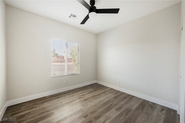 Building Photo - 5240 Denning St