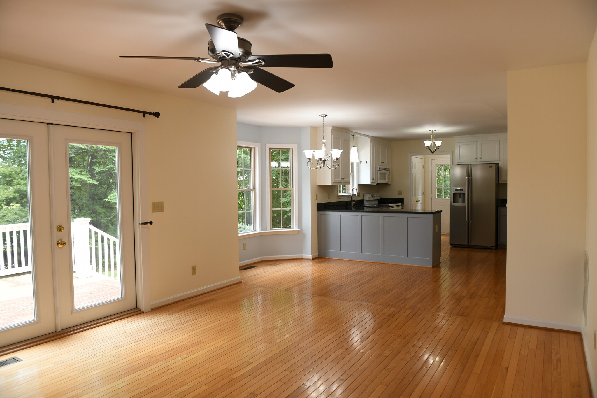 Open kitchen - 19295 Briar Patch Dr