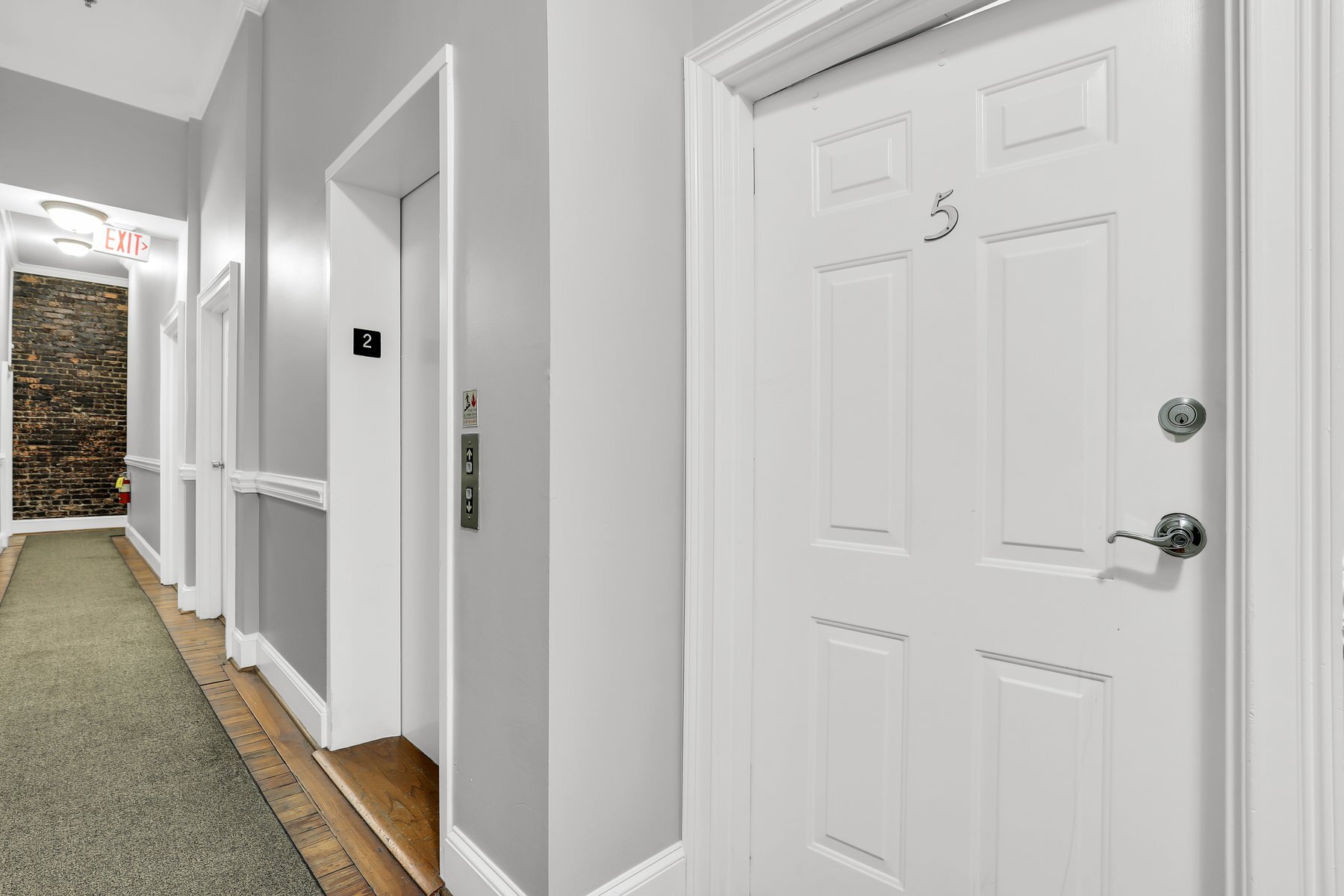 Building Photo - 321 W Broughton St