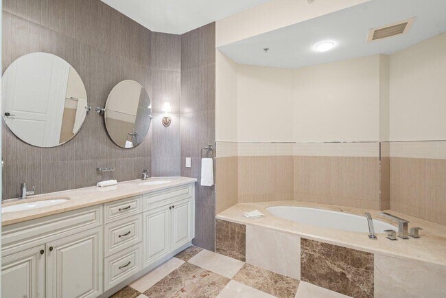 Building Photo - 3000 N Hwy A1A