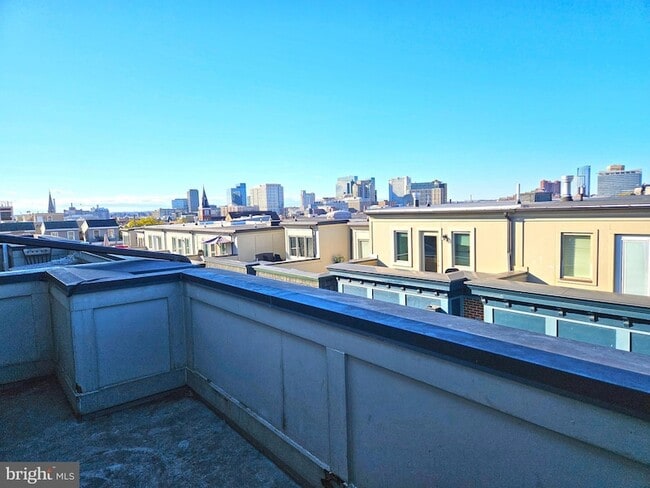 Building Photo - 12 S Regester St