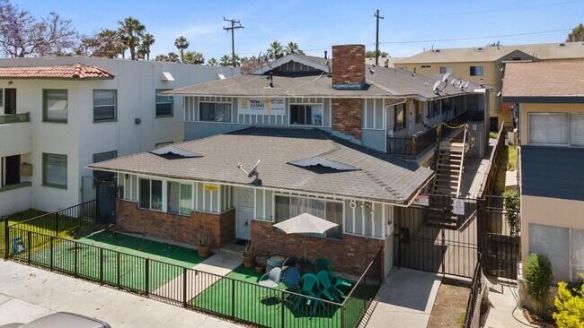 Building Photo - 811 Gardenia Avenue