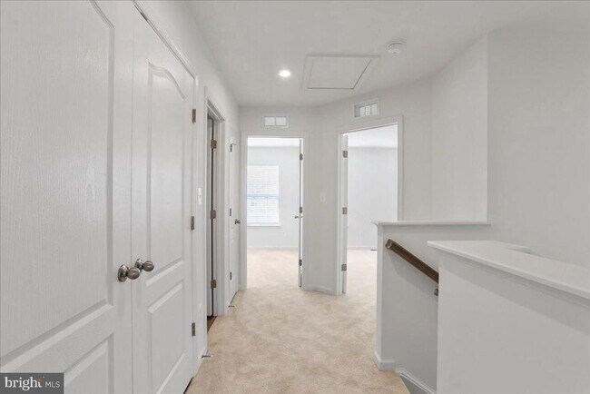 Building Photo - 21 Stafford Pl
