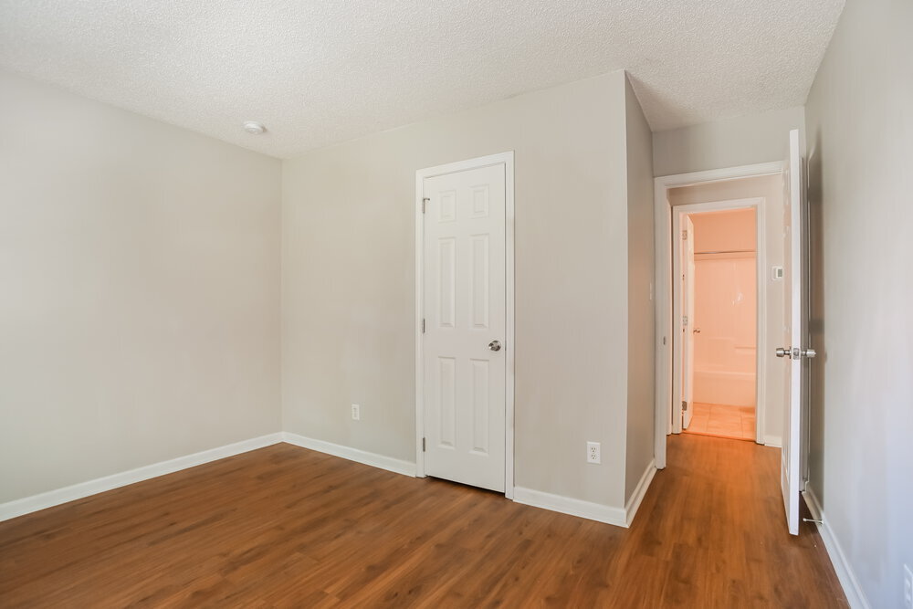 Building Photo - 9928 Peppermint Ln