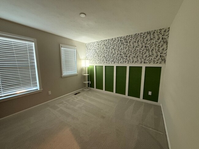 Building Photo - Silver Creek Meadows Subdivision