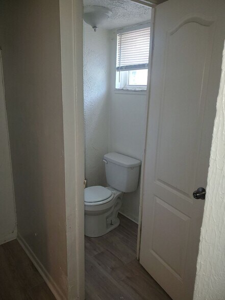 Building Photo - 23756 Banbury Cir