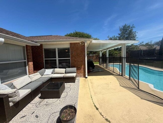 Building Photo - 4216 Shadow Ln