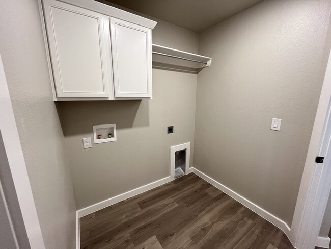 Building Photo - 3611 Urbana Pl