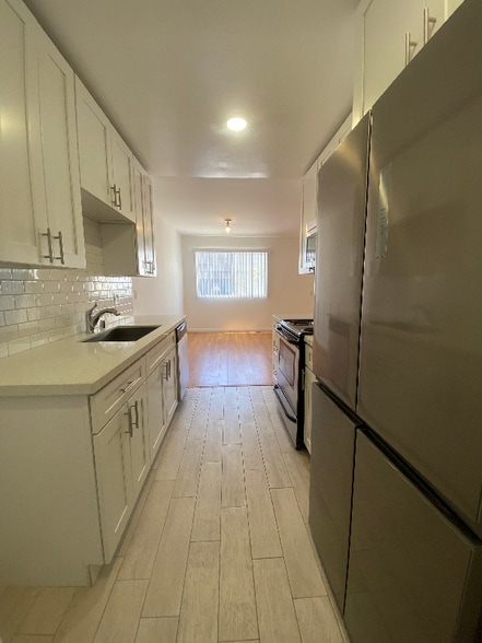 Building Photo - 1849 S Bentley Ave