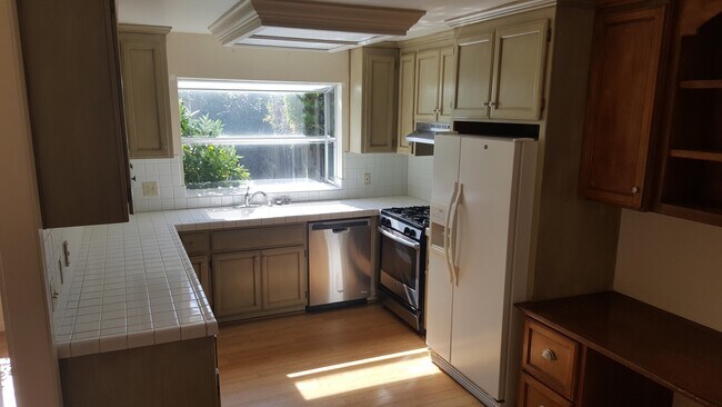 Building Photo - FARLEY