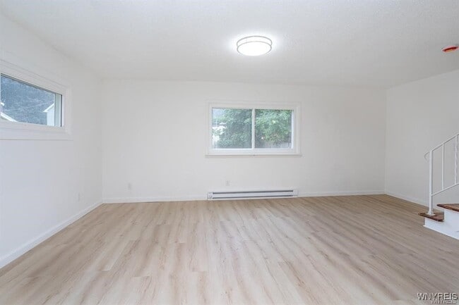 Building Photo - 109 6th Ave