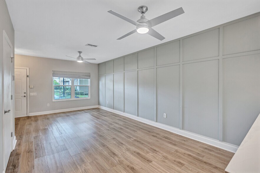 Building Photo - 12450 Berkeley Square Dr