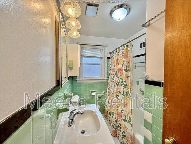 Building Photo - 3013 Ridgeview Dr