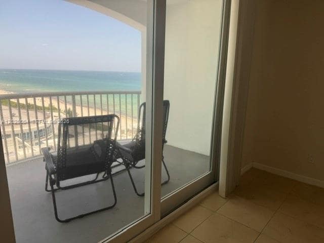 Building Photo - 5401 Collins Ave