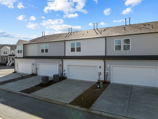 Building Photo - 5615 Edessa Ave