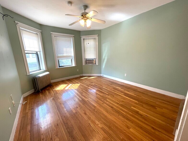 Building Photo - 313 Allston St