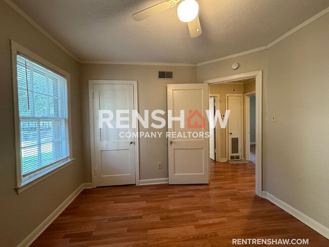 Building Photo - Move In Ready 2 Bed / 1 Bath - Dont Miss O...