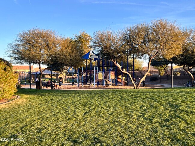 Building Photo - 2208 E Indian Wells Dr