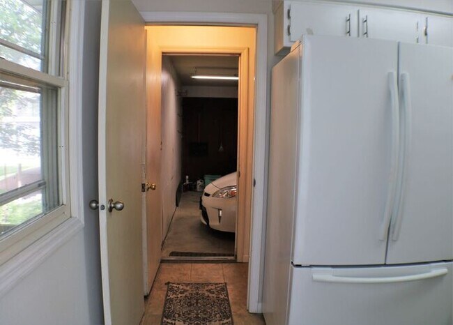 Building Photo - $2,350 | 3 Bedroom, 3 Bathroom House | No ...