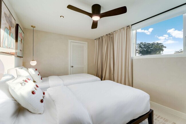 Building Photo - 1884 SW 17th St