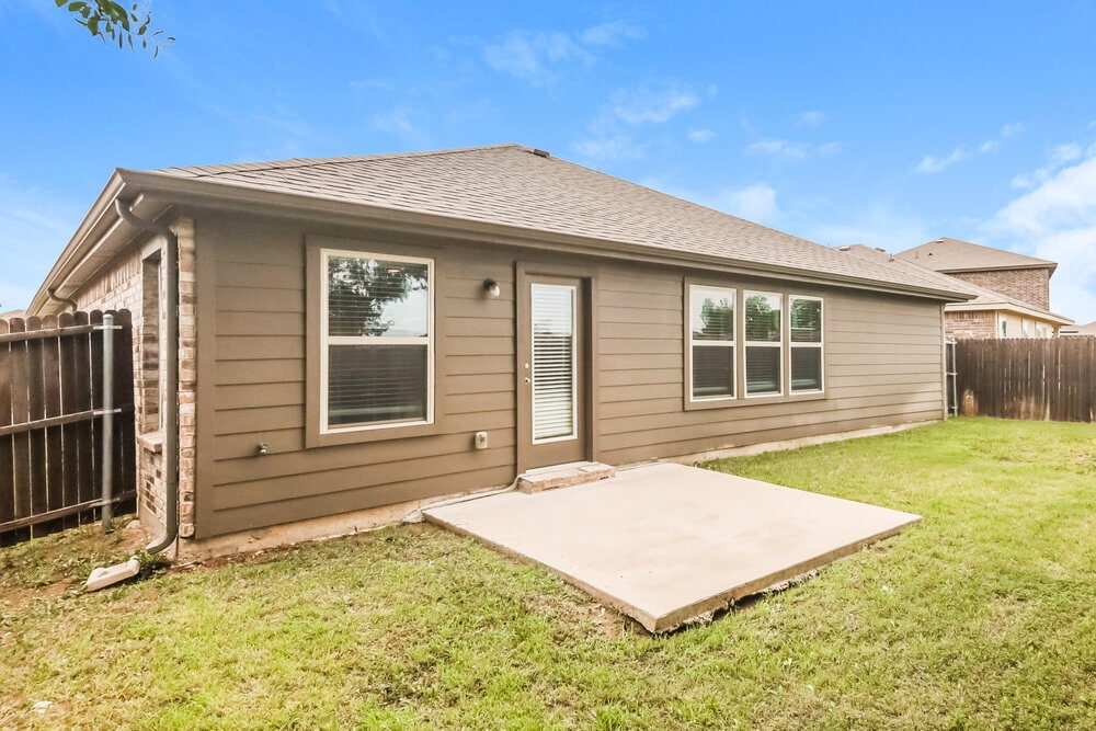 Building Photo - 710 Meadow Wood Ln
