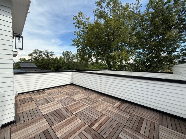 Building Photo - **OFFERING RENT PROMOTION FOR THE FIRST 6 MONTHS** Luxurious New Construction 4BD, 4BA Downtown R...