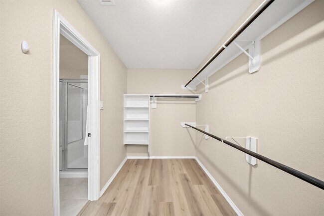 Building Photo - 23626 Legano Dr