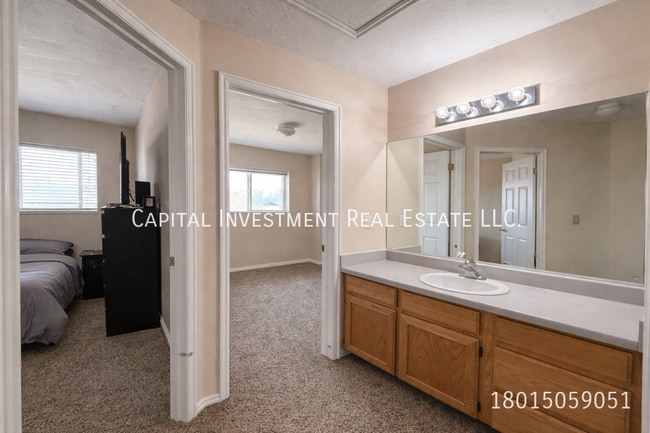 Building Photo - 6901 Florentine Way