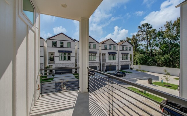 Building Photo - 5309 Donovan Gdns Ln