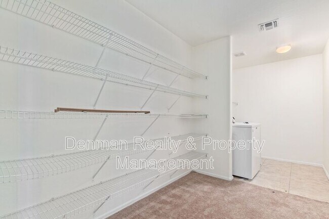 Building Photo - 3209 W St Catherine Ave