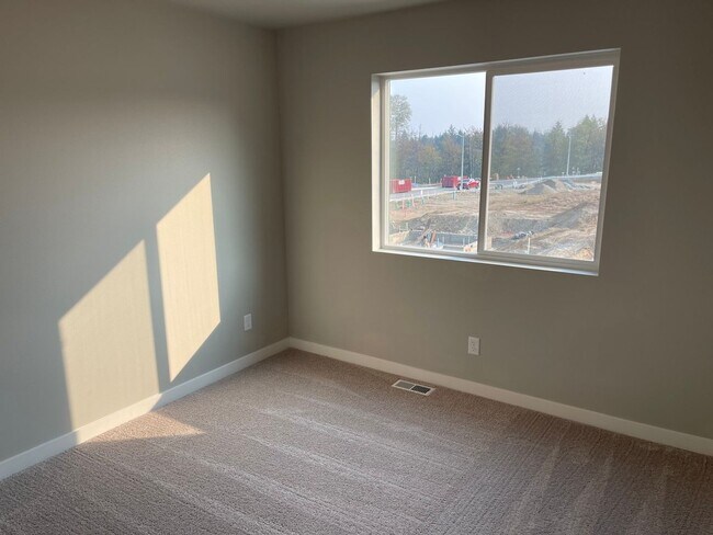 Building Photo - Beautiful New 5BD/4BTH Bella Cresta Home f...