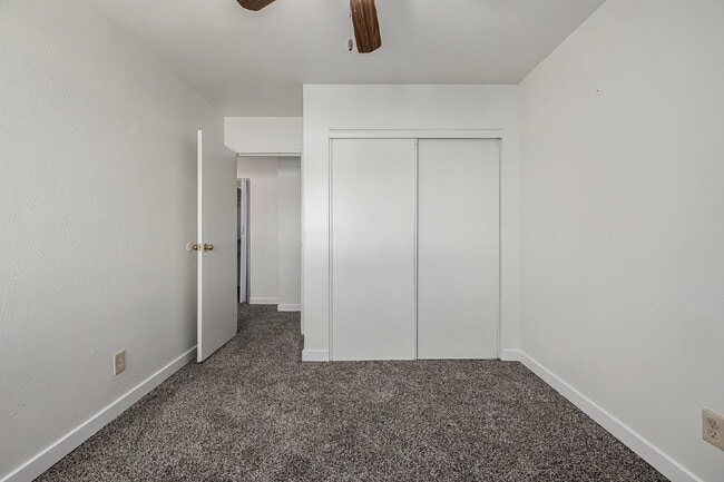 Building Photo - Freshly updated Two bed one bath for rent