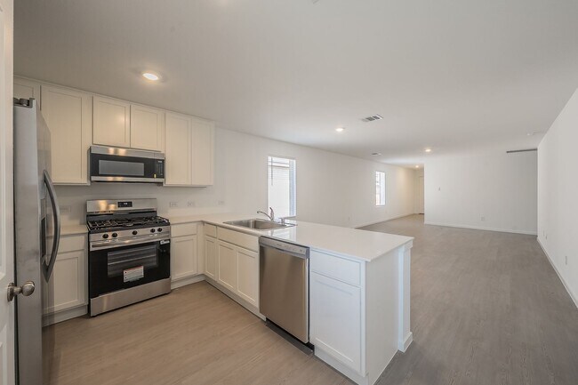 Building Photo - Brand new 3 bedroom 2 bath home Lennar home