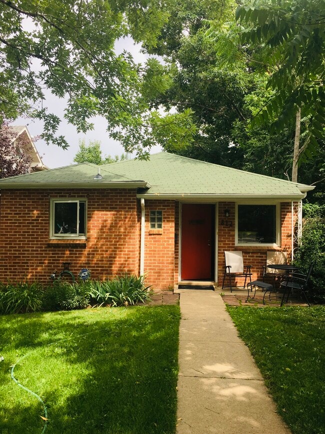 Building Photo - 812 18th St