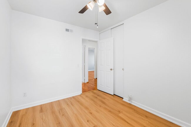 Building Photo - 2039 Village Wood Rd